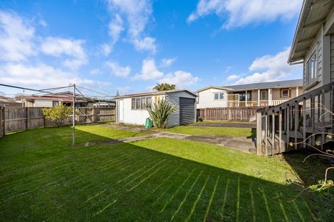 Photo of property in 46 Titirangi Road, New Lynn, Auckland, 0600