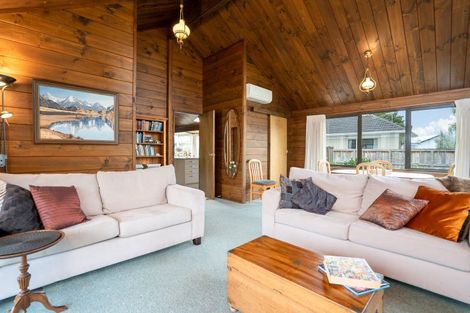 Photo of property in 42 Williams Street, Cambridge, 3434