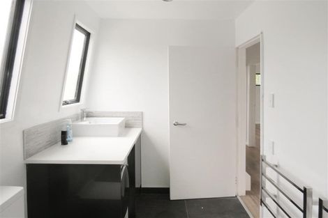 Photo of property in 1/17 Ribblesdale Road, Henderson, Auckland, 0612