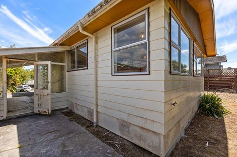 Photo of property in 17 Carlton Terrace, Westown, New Plymouth, 4310
