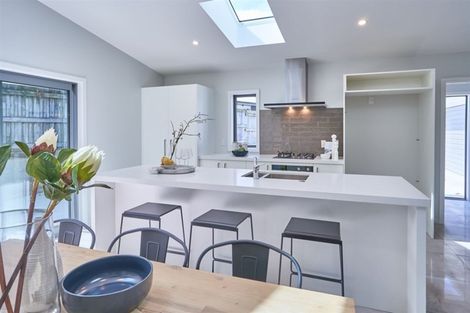 Photo of property in 5a Woodstock Place, Hokowhitu, Palmerston North, 4410