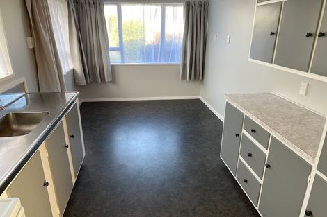 Photo of property in 2 Rutland Place, Milson, Palmerston North, 4414