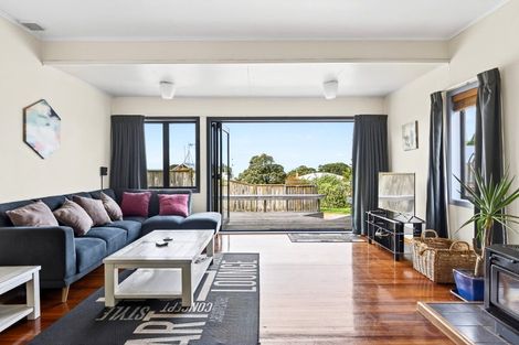 Photo of property in 49 Moana Road, Okitu, Gisborne, 4010