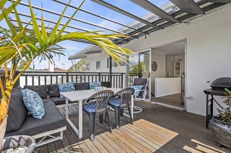 Photo of property in 22 Gails Drive, Okura, Albany, 0792