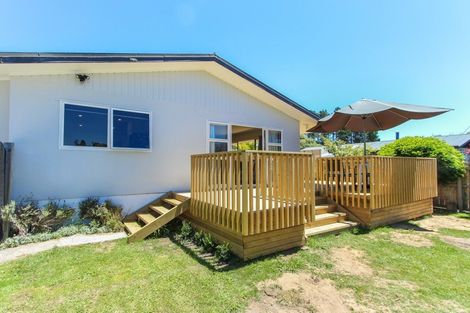 Photo of property in 99 Aquarius Drive, Kawaha Point, Rotorua, 3010