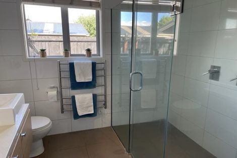 Photo of property in 16 Bryndwr Road, Fendalton, Christchurch, 8052