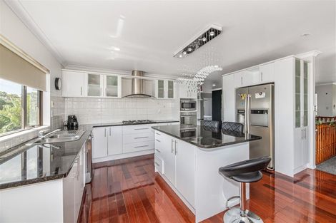 Photo of property in 76 San Valentino Drive, Henderson, Auckland, 0612