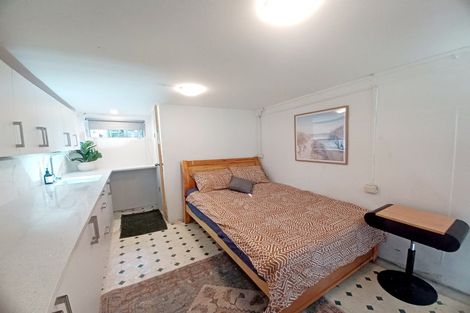 Photo of property in 30 Florence Daly Place, Mount Roskill, Auckland, 1041