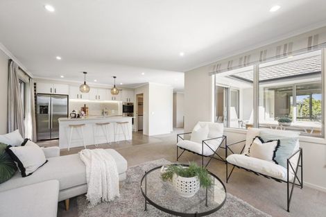 Photo of property in 8 Bateson Way, Heretaunga, Upper Hutt, 5018