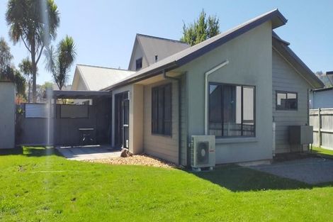 Photo of property in 76 Lisland Drive, Kinloch, Taupo, 3377