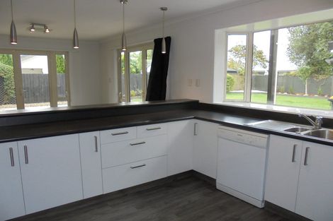 Photo of property in 39 Beauford Place, Parklands, Christchurch, 8083