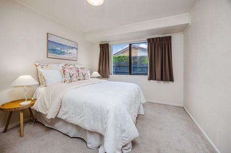 Photo of property in 1 Elrita Place, Conifer Grove, Takanini, 2112