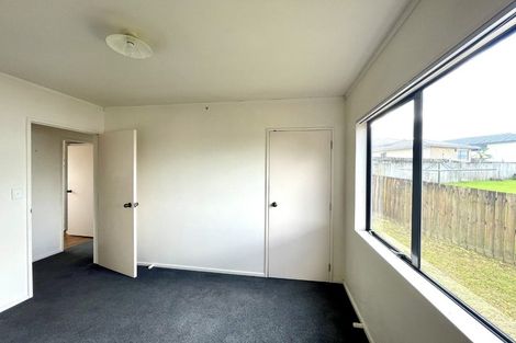 Photo of property in 10 Loughanure Place, Massey, Auckland, 0614