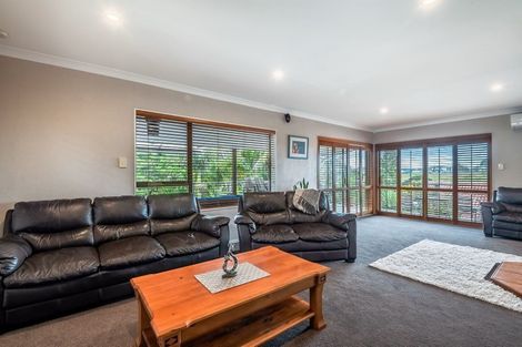 Photo of property in 99 John Downs Drive, Browns Bay, Auckland, 0630