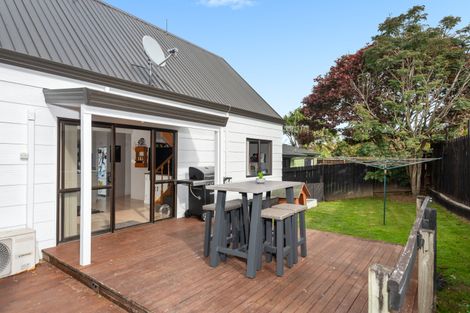 Photo of property in 13 Pokapu Place, Bethlehem, Tauranga, 3110