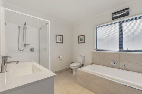 Photo of property in 21 Discovery Drive, Gulf Harbour, Whangaparaoa, 0930