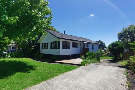 Photo of property in 94 Hutchinsons Road, Bucklands Beach, Auckland, 2014