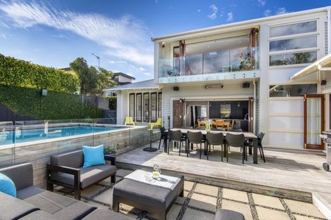 Photo of property in 19 Hamana Street, Narrow Neck, Auckland, 0622