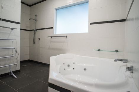 Photo of property in 58 Prince Regent Drive, Half Moon Bay, Auckland, 2012