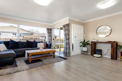 Photo of property in 70 Mears Road, St Andrews, Hamilton, 3200