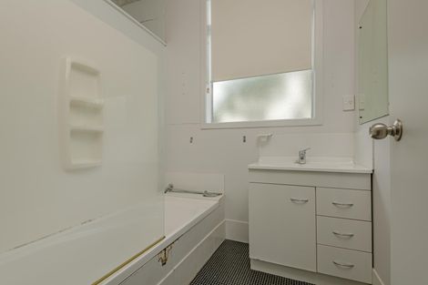 Photo of property in 2 Kowhai Street, Tokomaru, Palmerston North, 4474