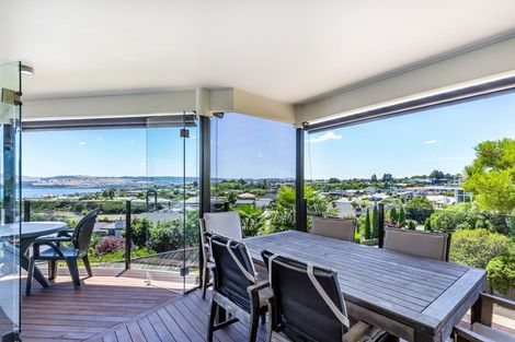 Photo of property in 10 Botanical Heights Drive, Waipahihi, Taupo, 3330