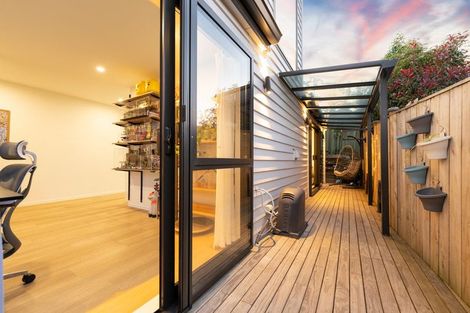 Photo of property in 152b Luckens Road, West Harbour, Auckland, 0618