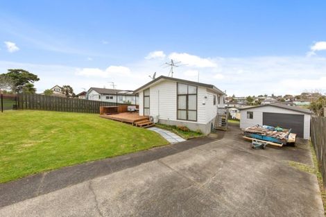 Photo of property in 71 Etherton Drive, Weymouth, Auckland, 2103