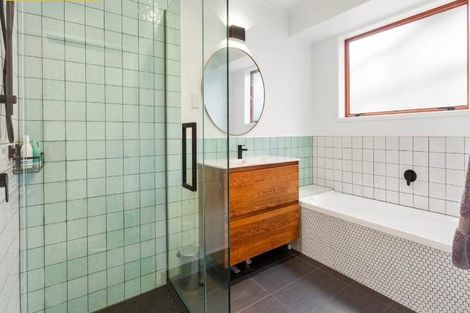 Photo of property in 69 Roberta Crescent, Orewa, 0931