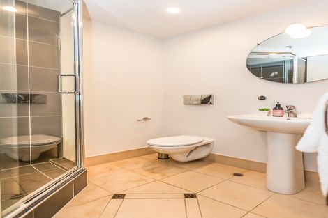 Photo of property in 318 Oriental Parade, Oriental Bay, Wellington, 6011