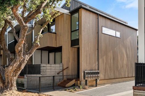 Photo of property in 3/152 The Parade, Island Bay, Wellington, 6023