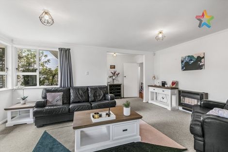 Photo of property in 353 Stokes Valley Road, Stokes Valley, Lower Hutt, 5019