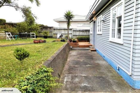 Photo of property in 18 Bell Street, Tawa, Wellington, 5028