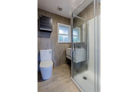 Photo of property in 1/28 Hemi Street, Narrow Neck, Auckland, 0622