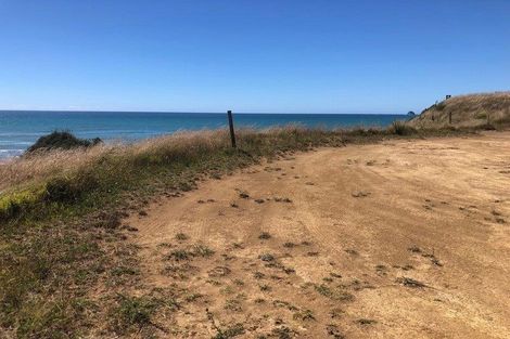 Photo of property in 2 Washer Road, Omata, New Plymouth, 4374