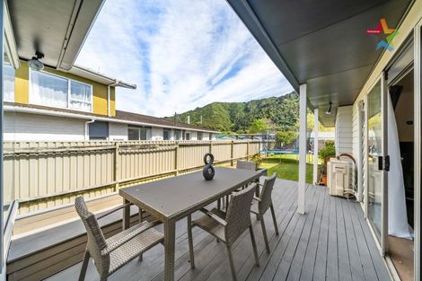 Photo of property in 5 Harvard Grove, Totara Park, Upper Hutt, 5018
