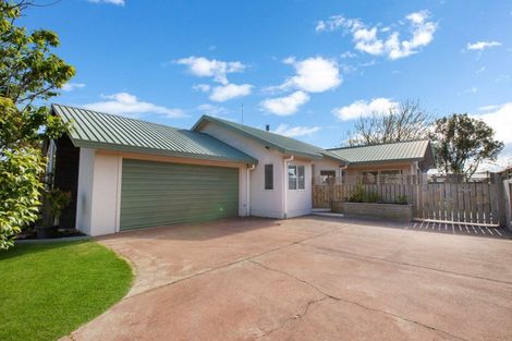 Photo of property in 5 Edgewater Grove, Whakatane, 3120