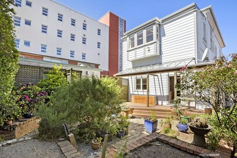 Photo of property in 11 Guildford Terrace, Thorndon, Wellington, 6011