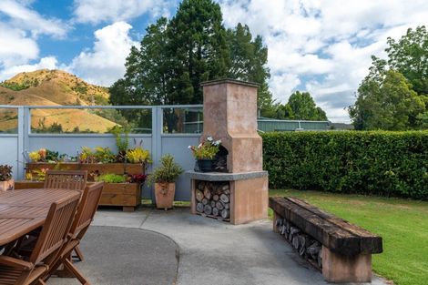 Photo of property in 21 Parker Road, Huntly, 3771