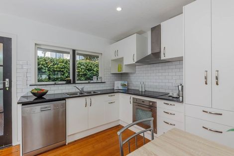 Photo of property in 1/28 Hemi Street, Narrow Neck, Auckland, 0622