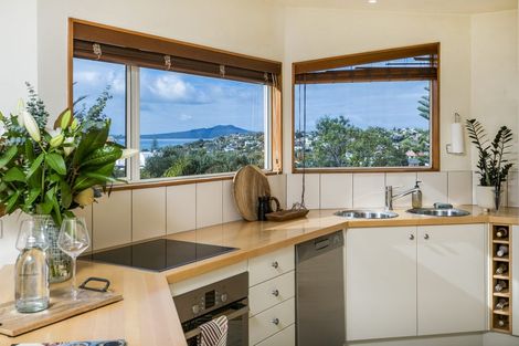 Photo of property in 1/25 Hythe Terrace, Mairangi Bay, Auckland, 0630