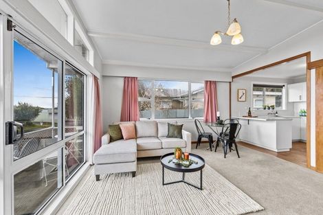 Photo of property in 37c Breakwater Road, Moturoa, New Plymouth, 4310