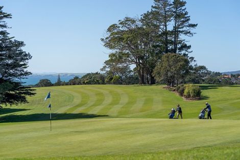 Photo of property in 314 East Coast Road, Forrest Hill, Auckland, 0620