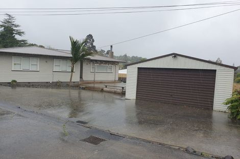 Photo of property in 71 Stottholm Road, Titirangi, Auckland, 0604