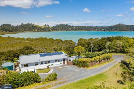 Photo of property in 6 Brumby Lane, Russell, 0272