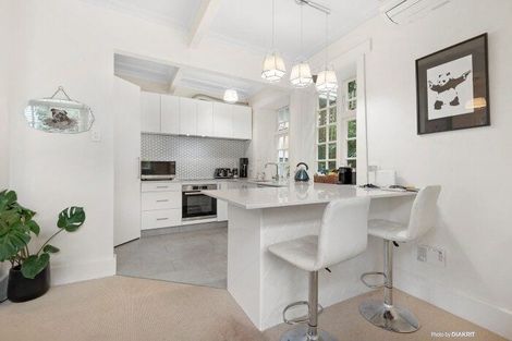 Photo of property in 145 Kelburn Parade, Kelburn, Wellington, 6012