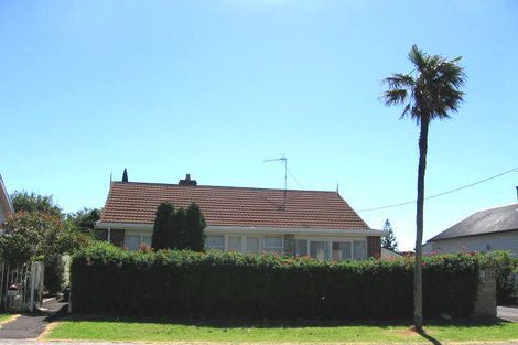 Photo of property in 1/18 Ocean View Road, Milford, Auckland, 0620