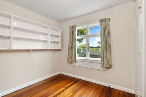 Photo of property in 325 Wainoni Road, Avondale, Christchurch, 8061