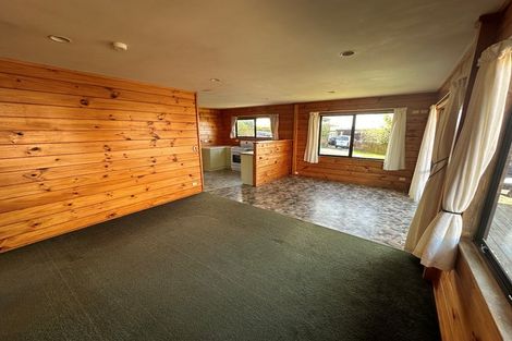 Photo of property in 1 Worthington Place, West Harbour, Auckland, 0618