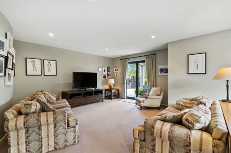 Photo of property in 2 Hogarth Lane, Burnside, Christchurch, 8053
